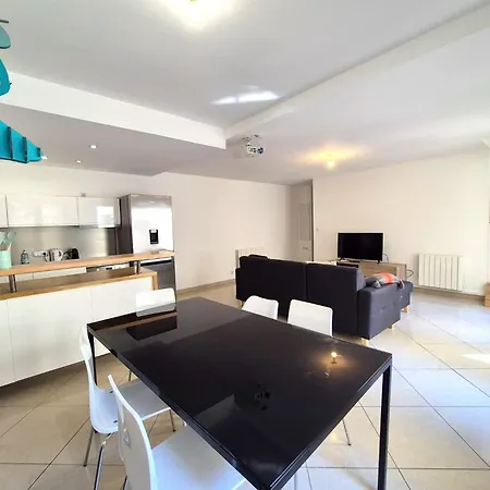 Ecu - 6 Pers - Centre-ville - Lumineux *