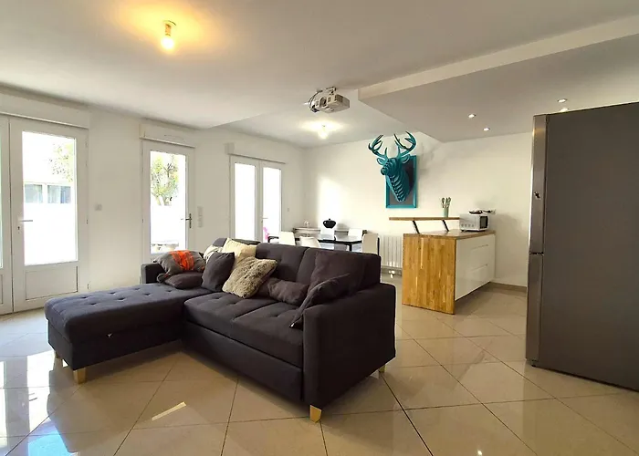 Ecu - 6 Pers - Centre-ville - Lumineux