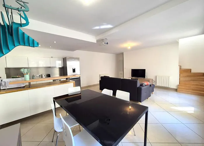 Ecu - 6 Pers - Centre-ville - Lumineux *